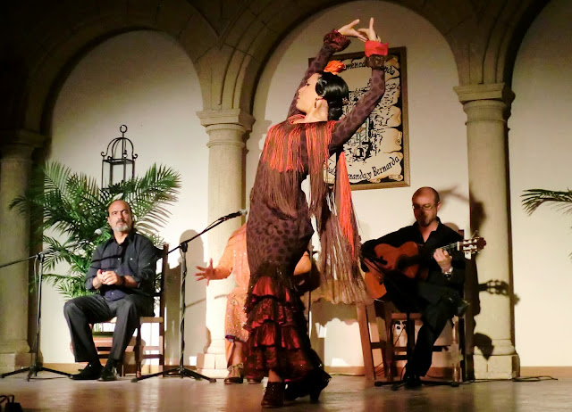 Palmira Durán  al baile en Teatro Flamenco Madrid
