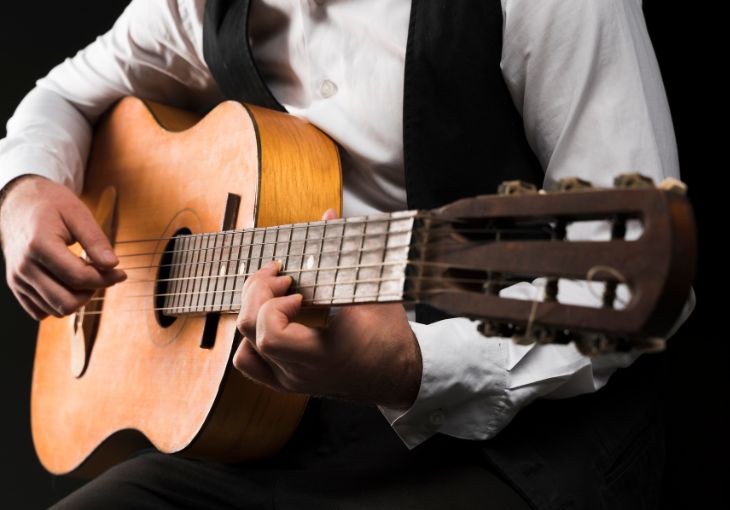 Imagen principal del artículo Guitarra flamenca: consejos prácticos para empezar desde cero