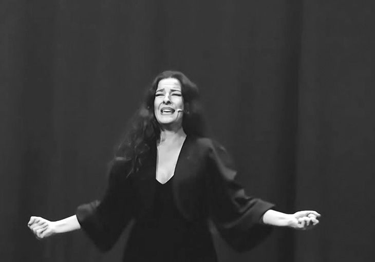 Imagen principal del artículo Julia Acosta: talento y versatilidad en el flamenco sevillano