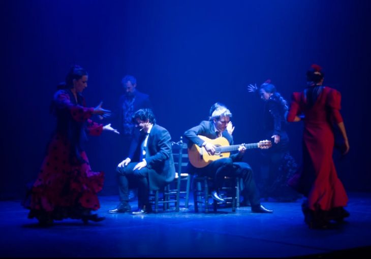 Imagen principal del artículo Teatro, tablao y peña flamenca: descubre sus diferencias
